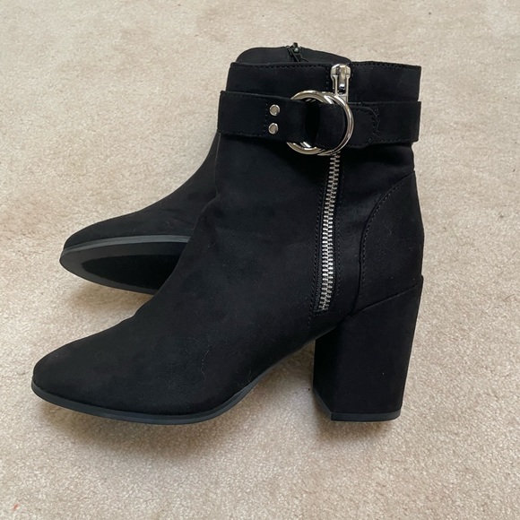 Forever21 Zip Black Booties - Picture 1 of 1